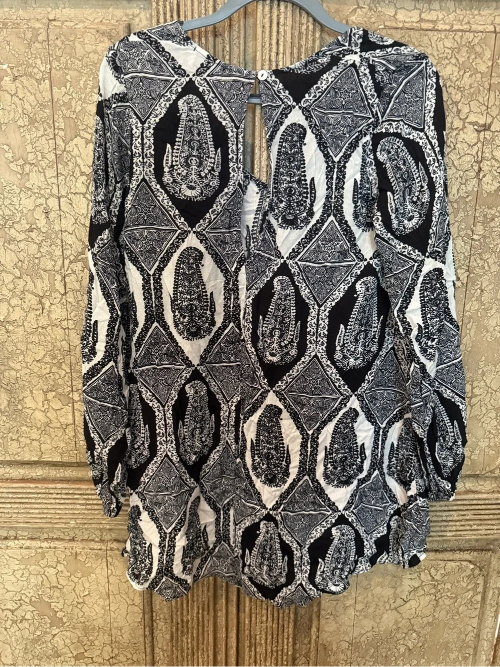 Mumu dress. Long sleeve color black and white